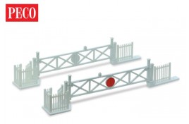 Level Crossing Gates (4) with Wicket Gates & Fencing Plastic Kit N Scale